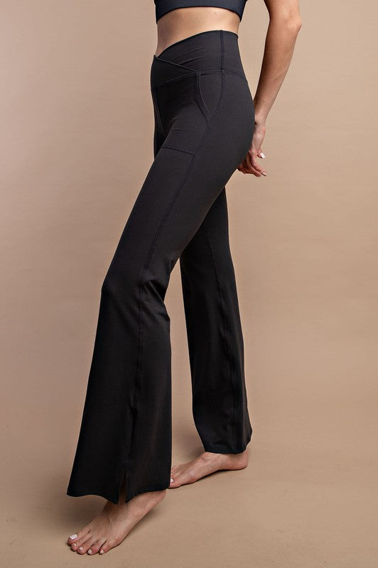 V WAIST FLARED YOGA PANTS WITH POCKETS